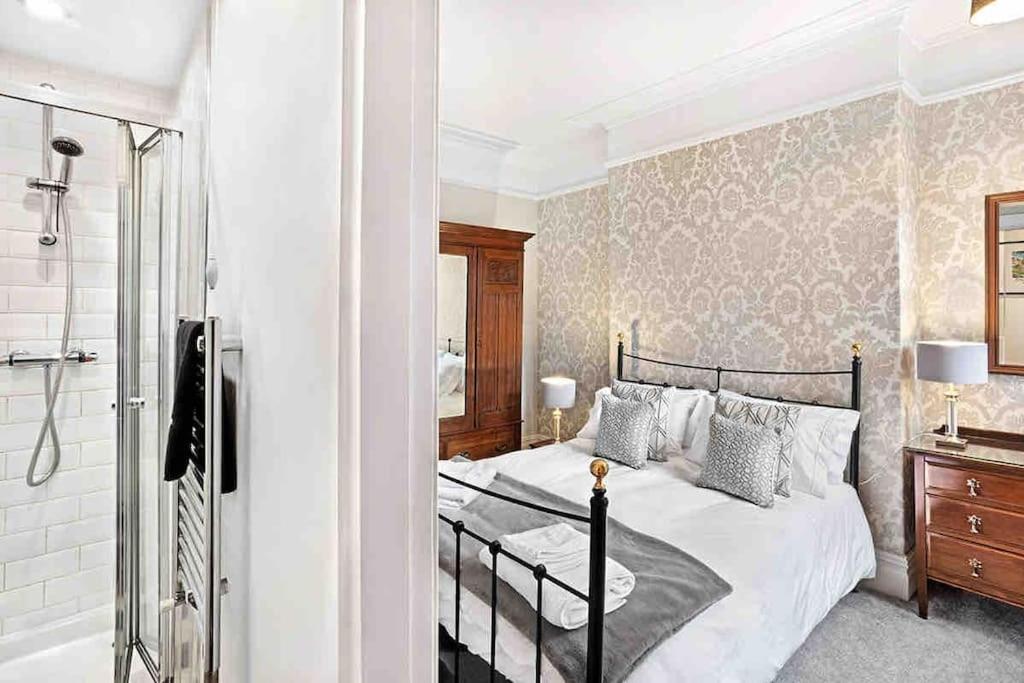 The Stanley Suite 1 Bedroom Apt Dog Friendly Patio ฮาร์โรเกต ภายนอก รูปภาพ