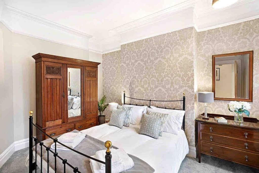 The Stanley Suite 1 Bedroom Apt Dog Friendly Patio ฮาร์โรเกต ภายนอก รูปภาพ